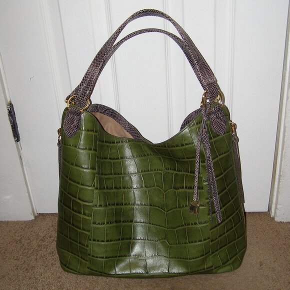 💚🐊 NWOT G.I.L.I. GREEN Croco Embossed Italian Leather Slouchy Wing Hobo - Picture 2 of 16
